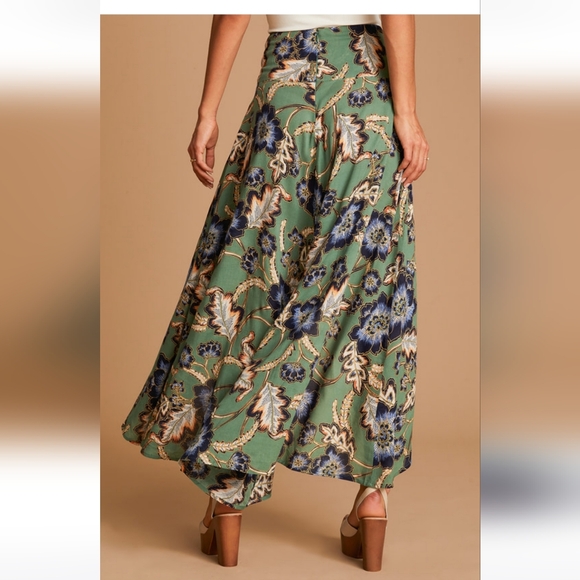 Lulu's high-low maxi skirt - Picture 2 of 4